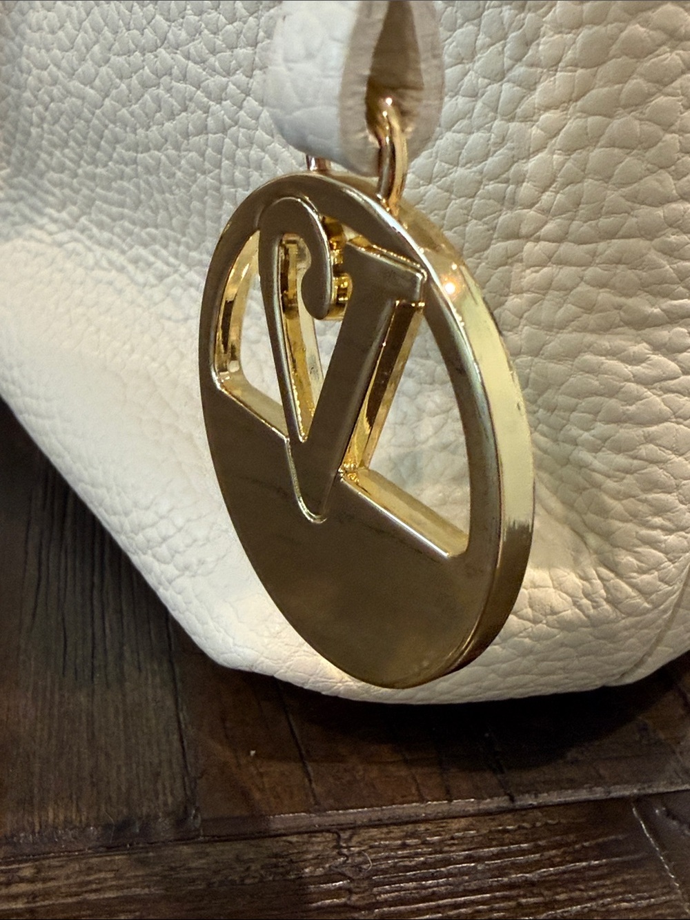 Valentina Italian white pebbled leather crossbody bag with a triple entry design - Picture 13 of 16